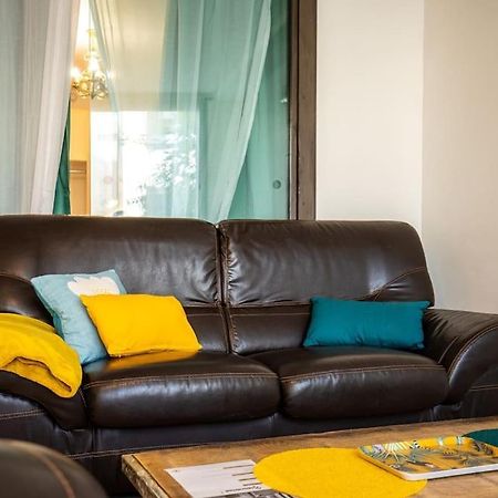 Appartement Confortable Renove Proche Centre-Ville Chambery Exterior photo