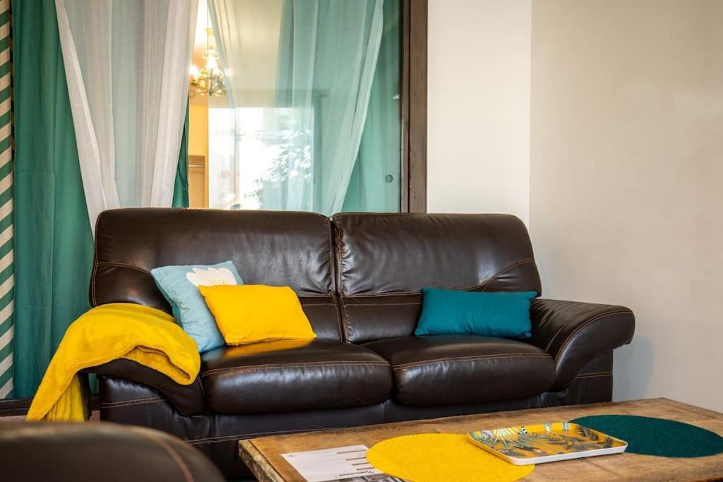 Appartement Confortable Renove Proche Centre-Ville Chambery Exterior photo