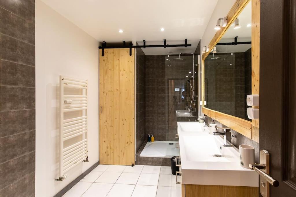 Appartement Confortable Renove Proche Centre-Ville Chambery Exterior photo